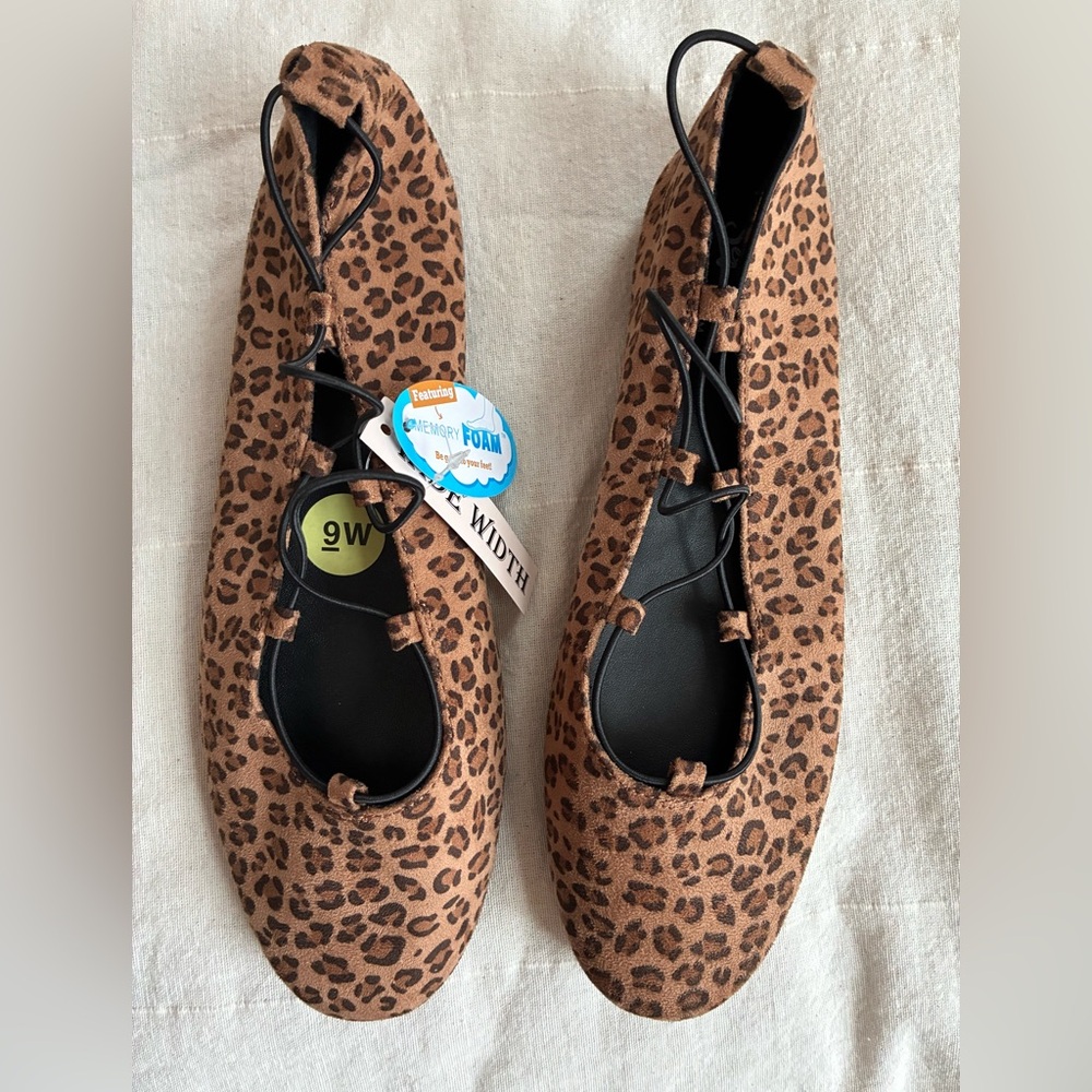 NEW Seychelles WIDE WIDTH sz 9 Memory Foam Animal Leopard Cheetah Print Flats